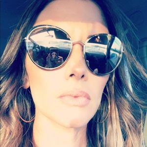 Meet your Posher, Joan